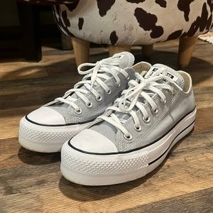 Women’s Low-Top Platform Converse - 8 US - Light Gray
